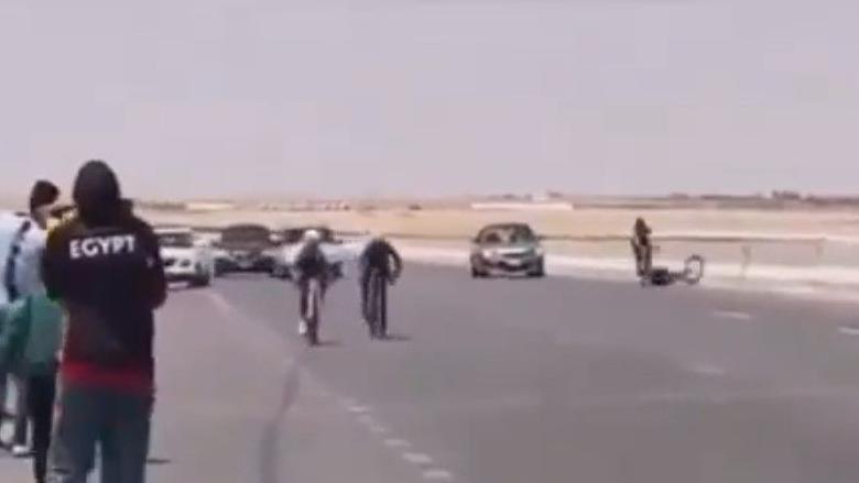 Video posted online showed Ganna Eliwa crashing to the ground after being hit by Shahd Saeed during a road race in Egypt