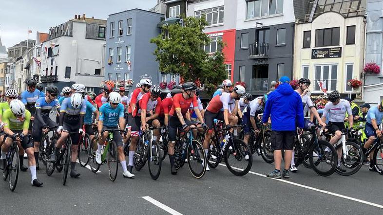 Startline of men's road criteirum