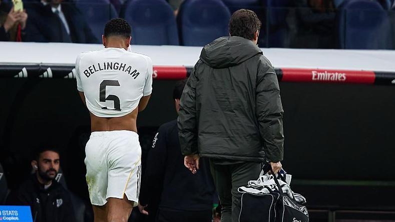 Jude Bellingham leaves the field