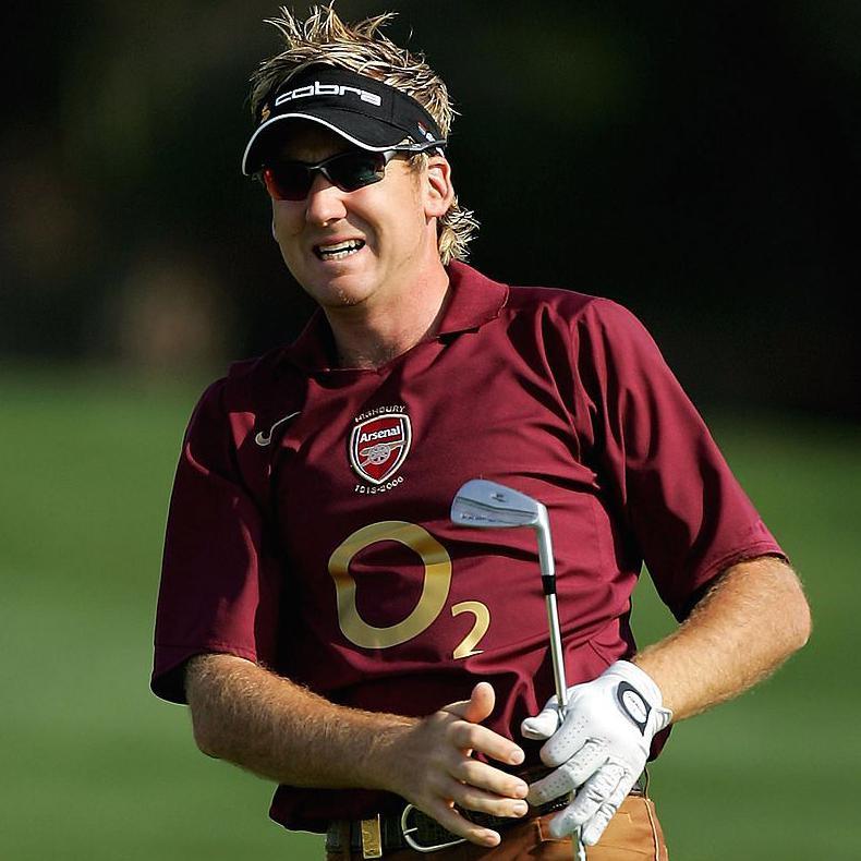 Ian Poulter wearing an Arsenal shirt at the 2006 Abu Dhabi Golf Championship 