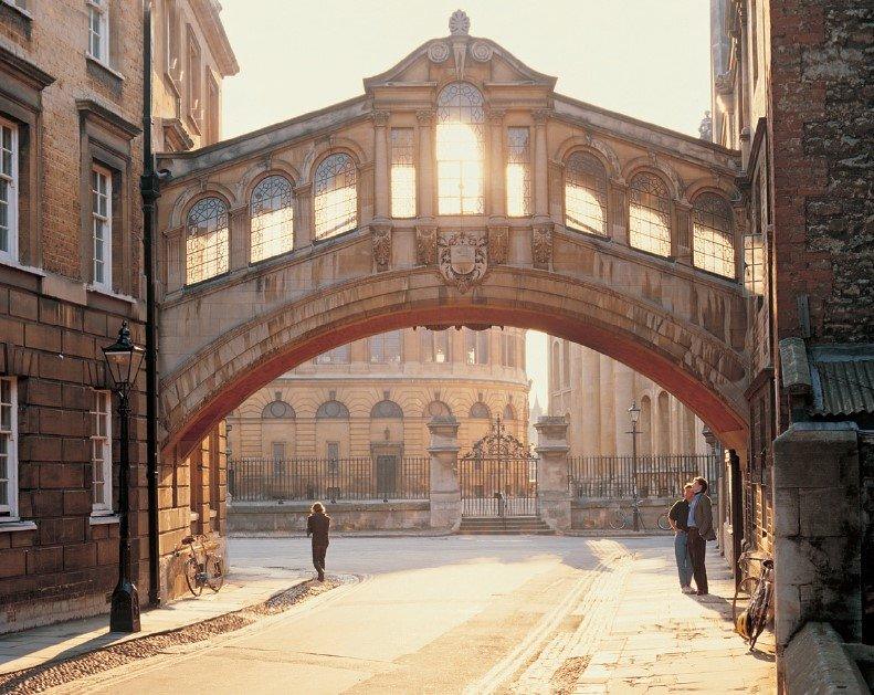 1989: Hertford bridge at sunset