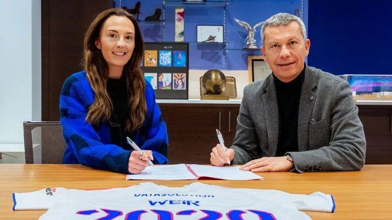 Caroline Weir signs for Lyon