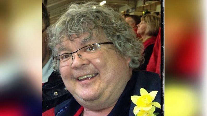 Arwyn Herald cyn iddo gael y diagnosis