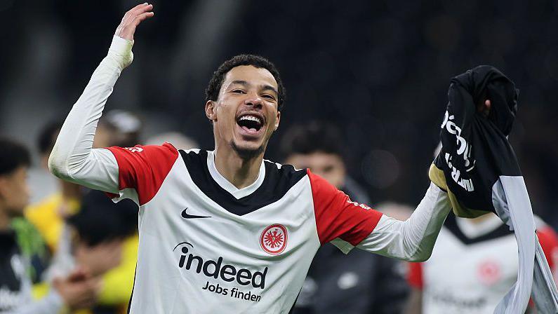 Hugo Ekitike celebrating a goal for Eintracht Frankfurt.