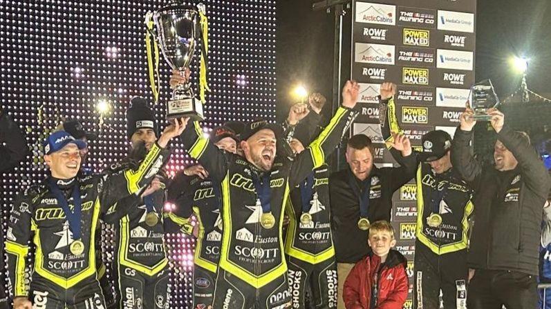 Ipswich Witches lift the Premiership trophy