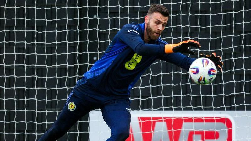 Angus Gunn
