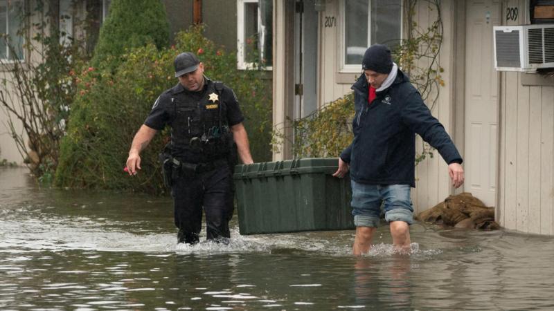 Thousands ready to evacuate as flooding hits Pacific Northwest