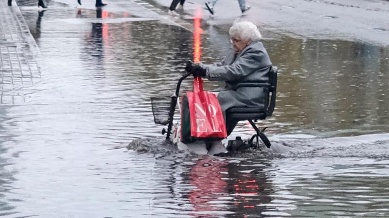 Calls to fix massive puddle outside London Euston station
