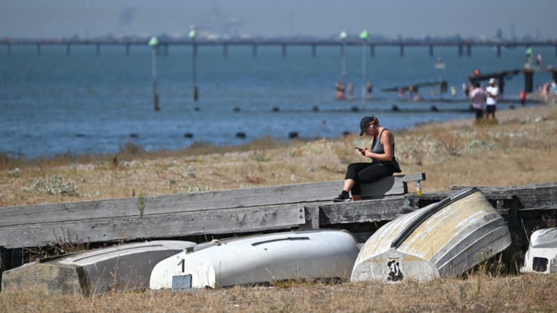 Brief break from rain as sunshine returns for weekend