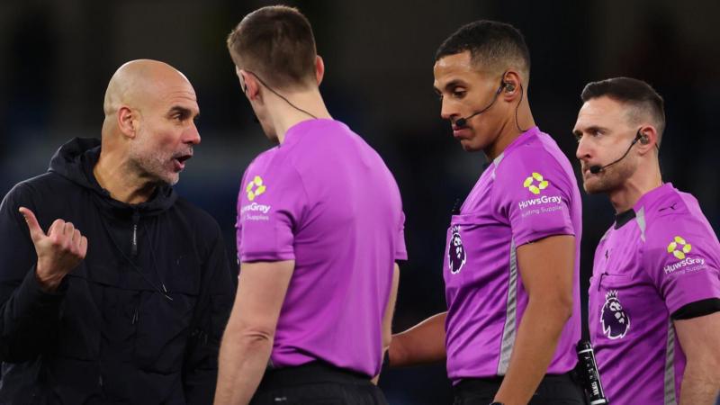 Guardiola apologises to ref Hallam but 'defends' outburst