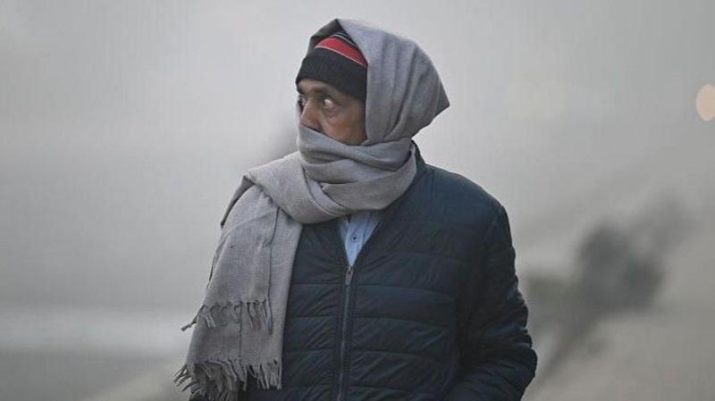 Online classes and construction ban as toxic haze covers Delhi