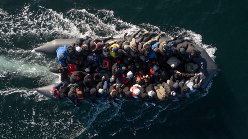 Unprecedented plan for asylum system sees government walk tightrope