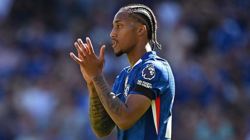 Chelsea's £250M Attack Fizzles: Time to Panic?