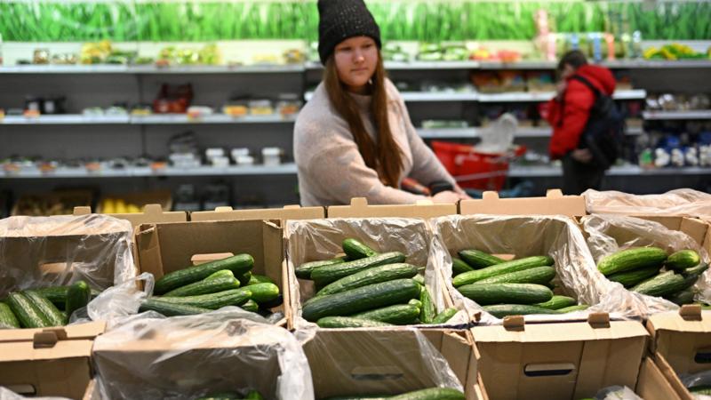 Shoppers feel crunch as price of produce climbs