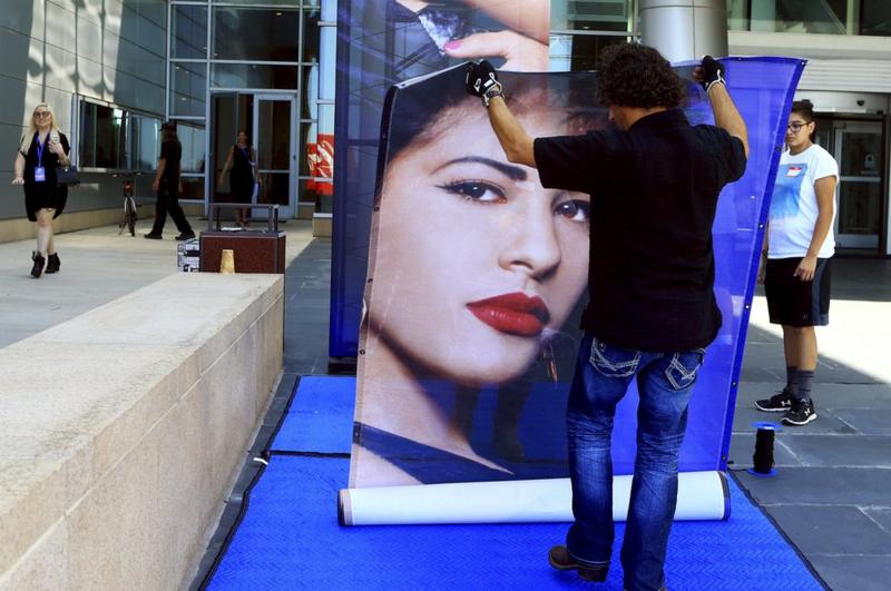 Selena Quintanilla The tragic Latin pop icon who still inspires BBC News