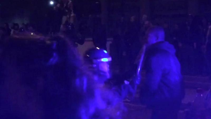 Rave crowd clashes with riot police in Lambeth - BBC News