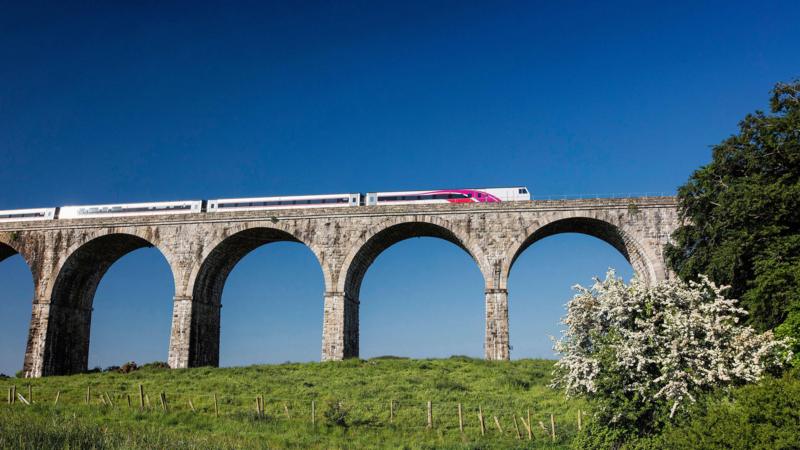 Irish government to contribute £197m to cross-border rail services