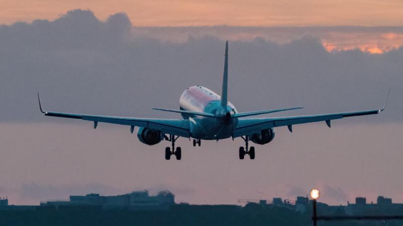 Toronto man fakes pilot badge to score hundreds of free flights, officials say