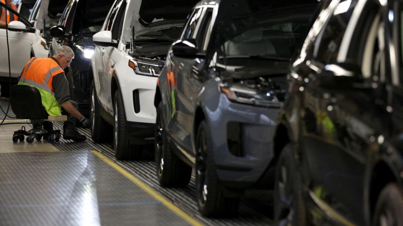 Government to guarantee £1.5bn Jaguar Land Rover loan after cyber shutdown