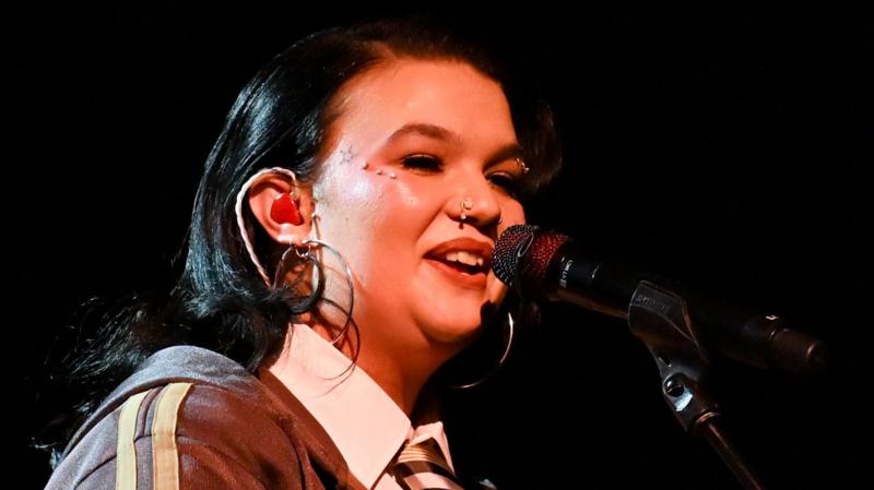 Messy singer Lola Young back on stage and on form after taking break to 'work on myself'