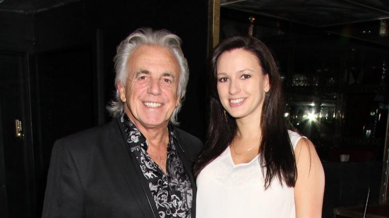 Peter Stringfellow: Nightclub owner dies aged 77 - BBC News