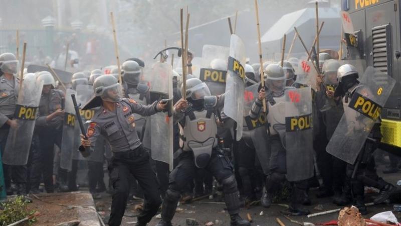 Indonesia Protests Over Sex Before Marriage Bill Bbc News 1365