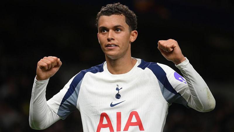 Johnson to decide future after Palace deal agreed