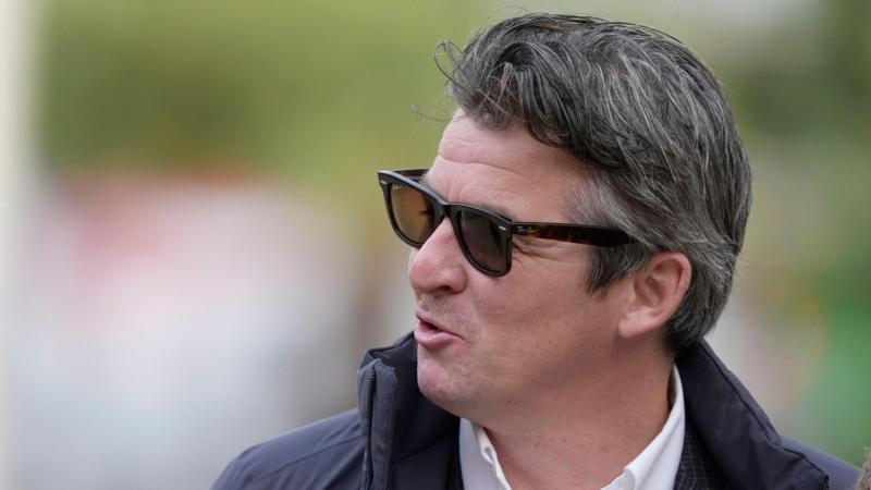 Barton says he is victim of 'political prosecution'