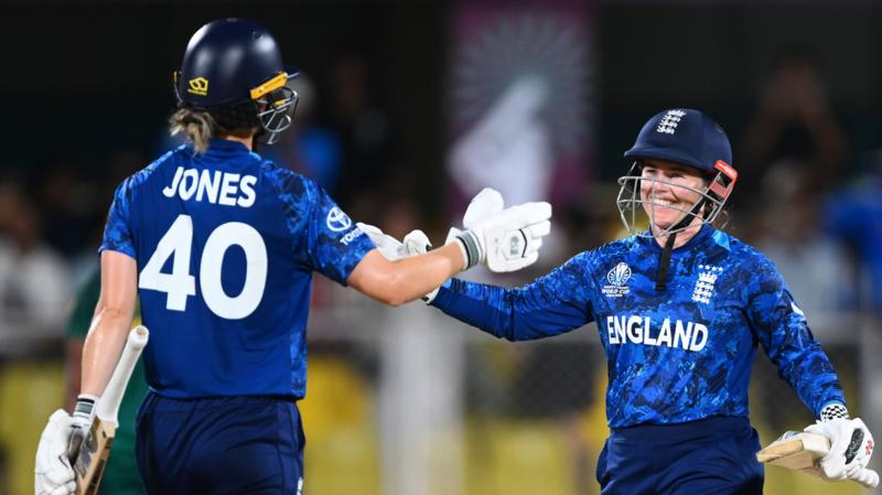 Ruthless England thrash SA in World Cup opener