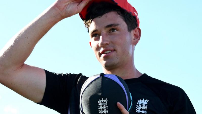Hampshire and England bowler Turner retires aged 25