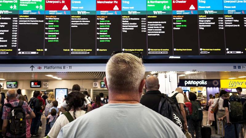 How a 90-second power outage sparked  chaos for rail commuters