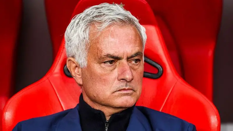 Un puño de hierro para unirse a un equipo roto: Así funciona el regreso de Mourinho al Real Madrid