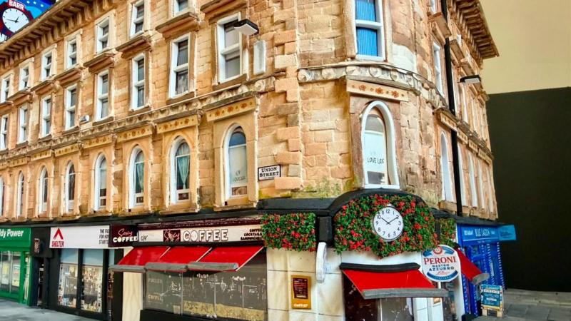 Miniature model maker recreates Glasgow landmark destroyed by fire