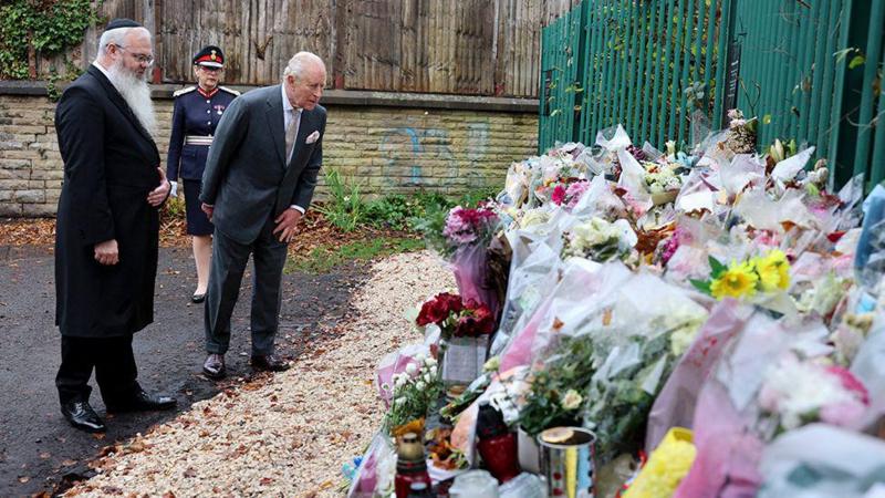 King meets 'hero' survivors of synagogue attack