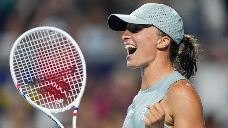 Swiatek into first final of her 'toughest season'