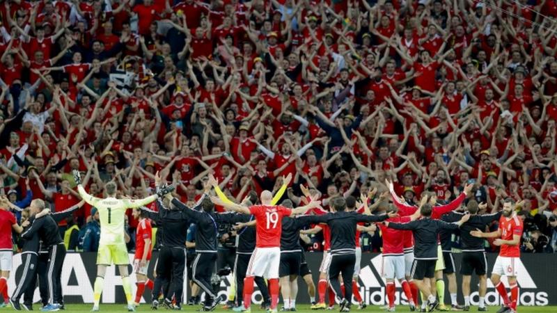 Euro 2016: Fans go wild as Wales secure semi-final place - BBC News