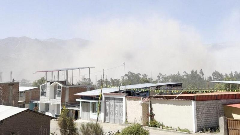 Peru earthquake damages buildings and causes power cuts