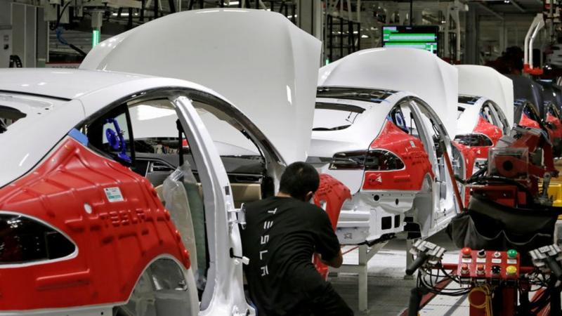 Elon Musk: Tesla to build new battery factory in Shanghai - BBC News