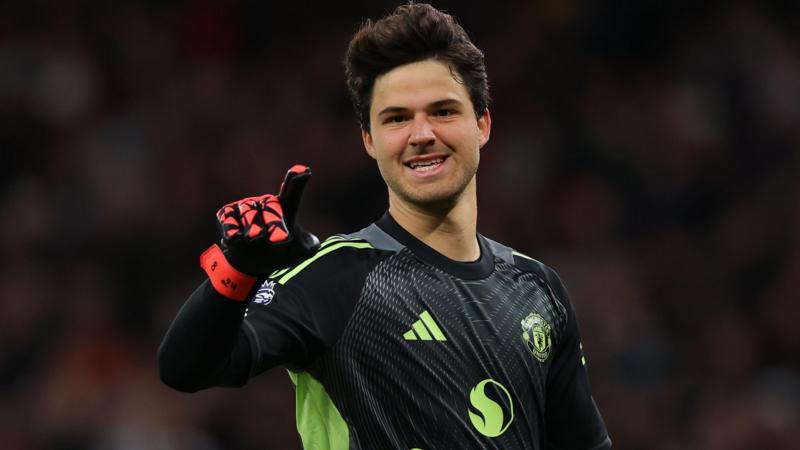 'I'm not Schmeichel in disguise - I am just Senne Lammens'