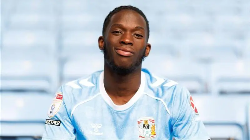 El Coventry ficha al delantero del Crystal Palace Esse en préstamo