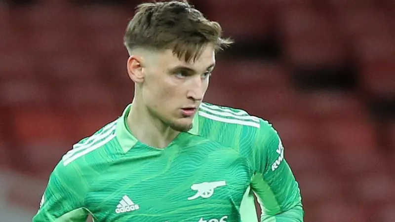 Wealdstone sign former Arsenal and Manchester United goalkeeper Hubert Graczyk