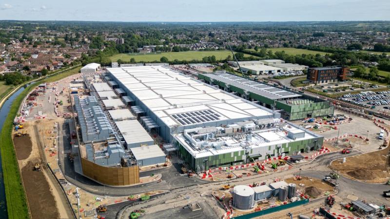 Prioritising AI data centres could block new homes, builders warn