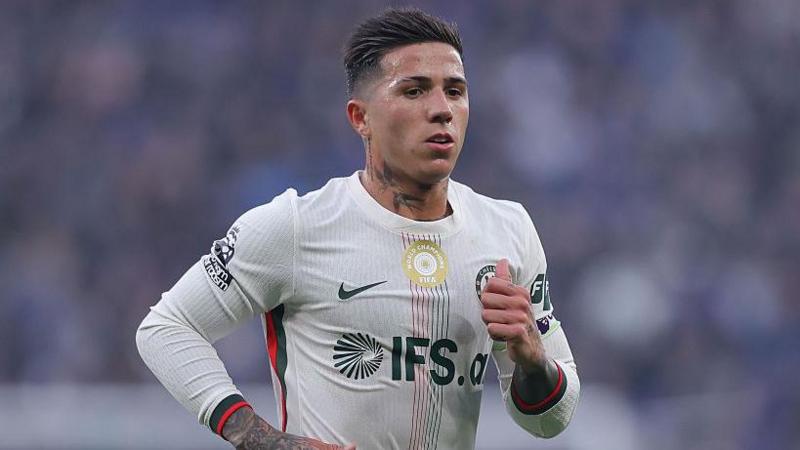 Fernandez sorry but will miss Man City - Rosenior