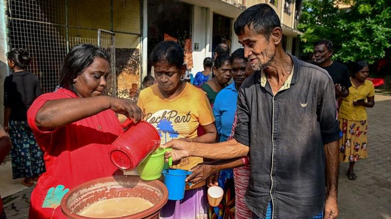 Cyclone catastrophe in Sri Lanka awakens volunteer spirit