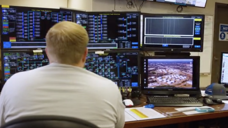 Colonial hack: How did cyber-attackers shut off pipeline? - BBC News