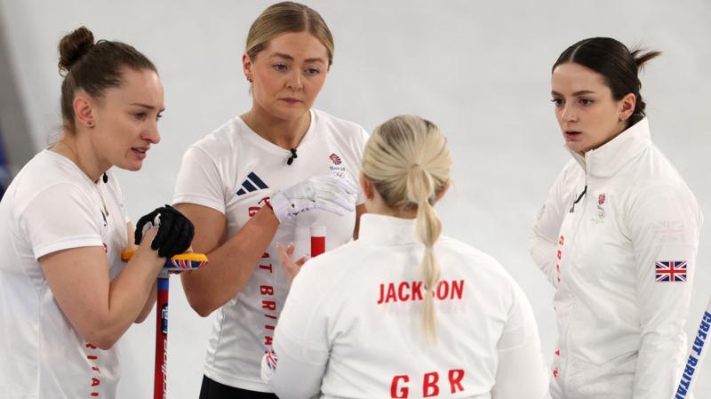 Staggering late win keeps alive GB semi-final hopes