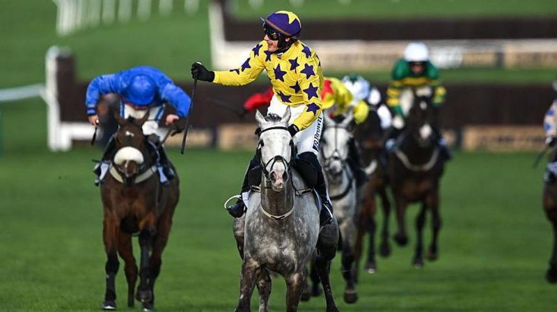 Il Etait Temps wins Queen Mother Champion Chase