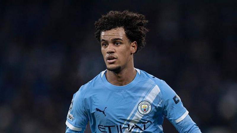Fulham agree to sign Man City winger Bobb for £27m