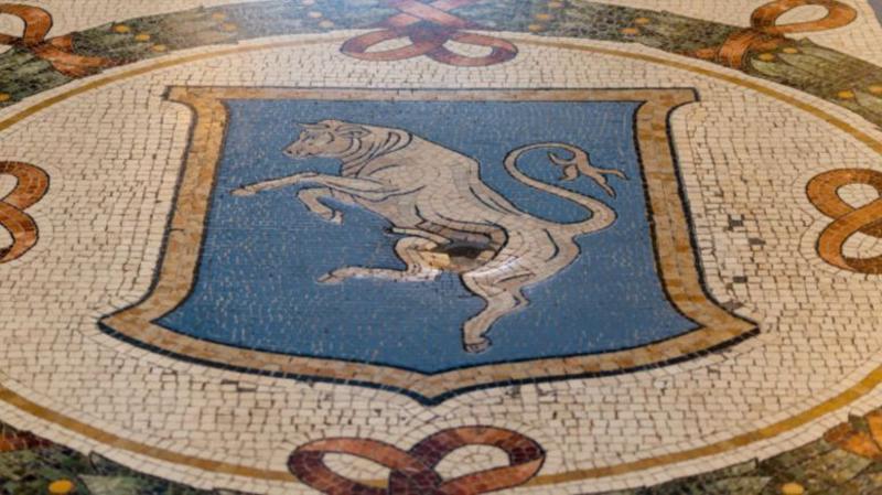 Italy gives bull mosaic testicles worn down by spinning tourists some TLC