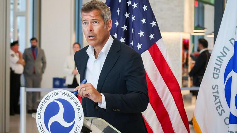 US Transportation Secretary threatens to fire absent air traffic controllers